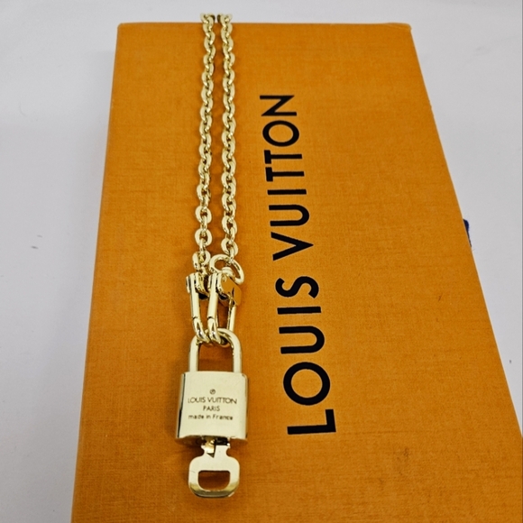 Louis Vuitton 300 Series Padlock and Key Necklace on Pochette Chain in Gold #317 - Picture 7 of 9
